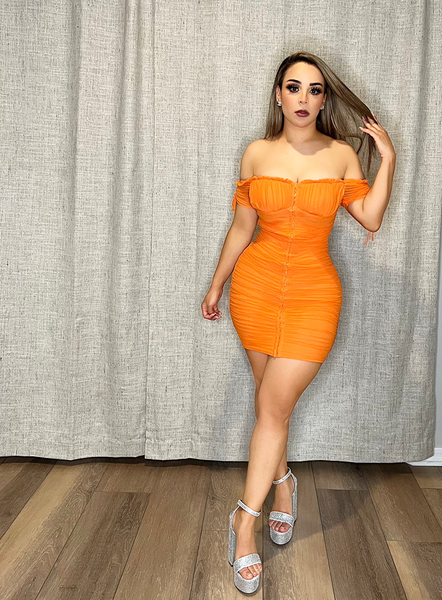 Vestido naranja corset – selfie boutique