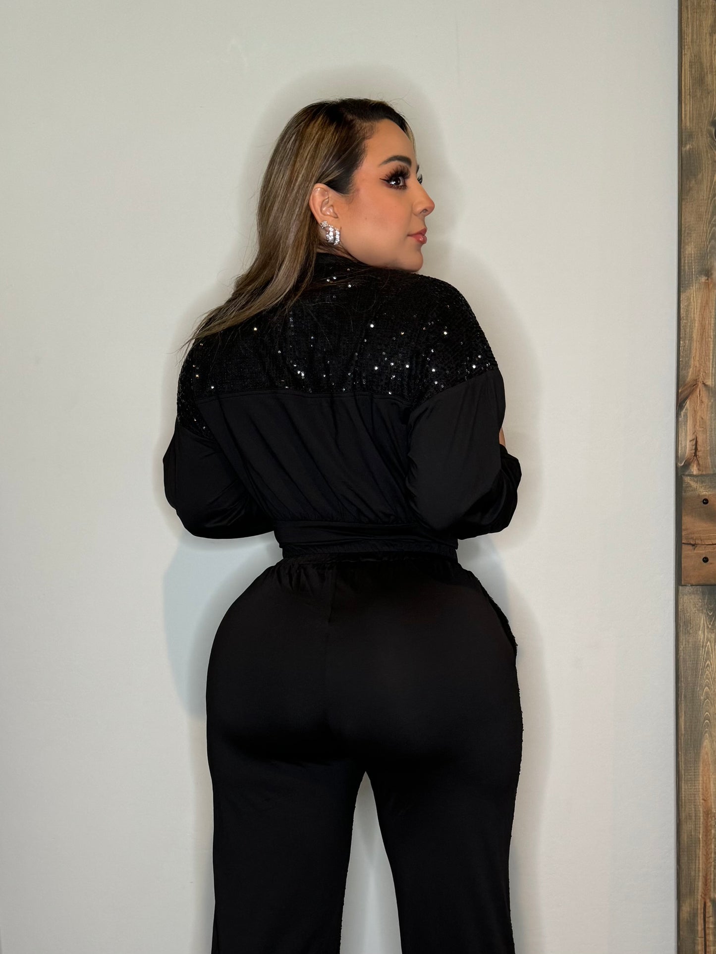 Traje negro brilloso